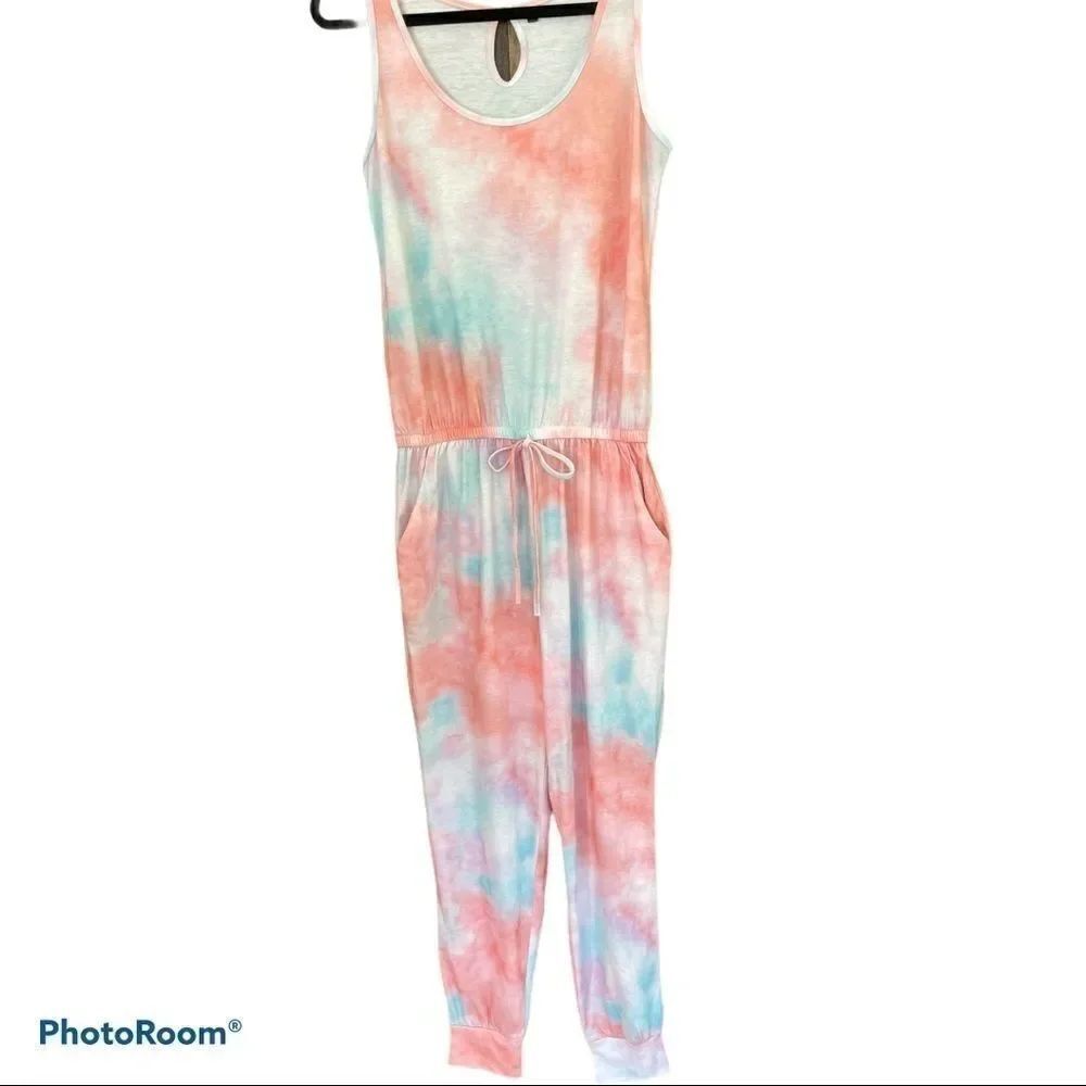 Nwot sleeveless elastic waistband jumpsuit size S